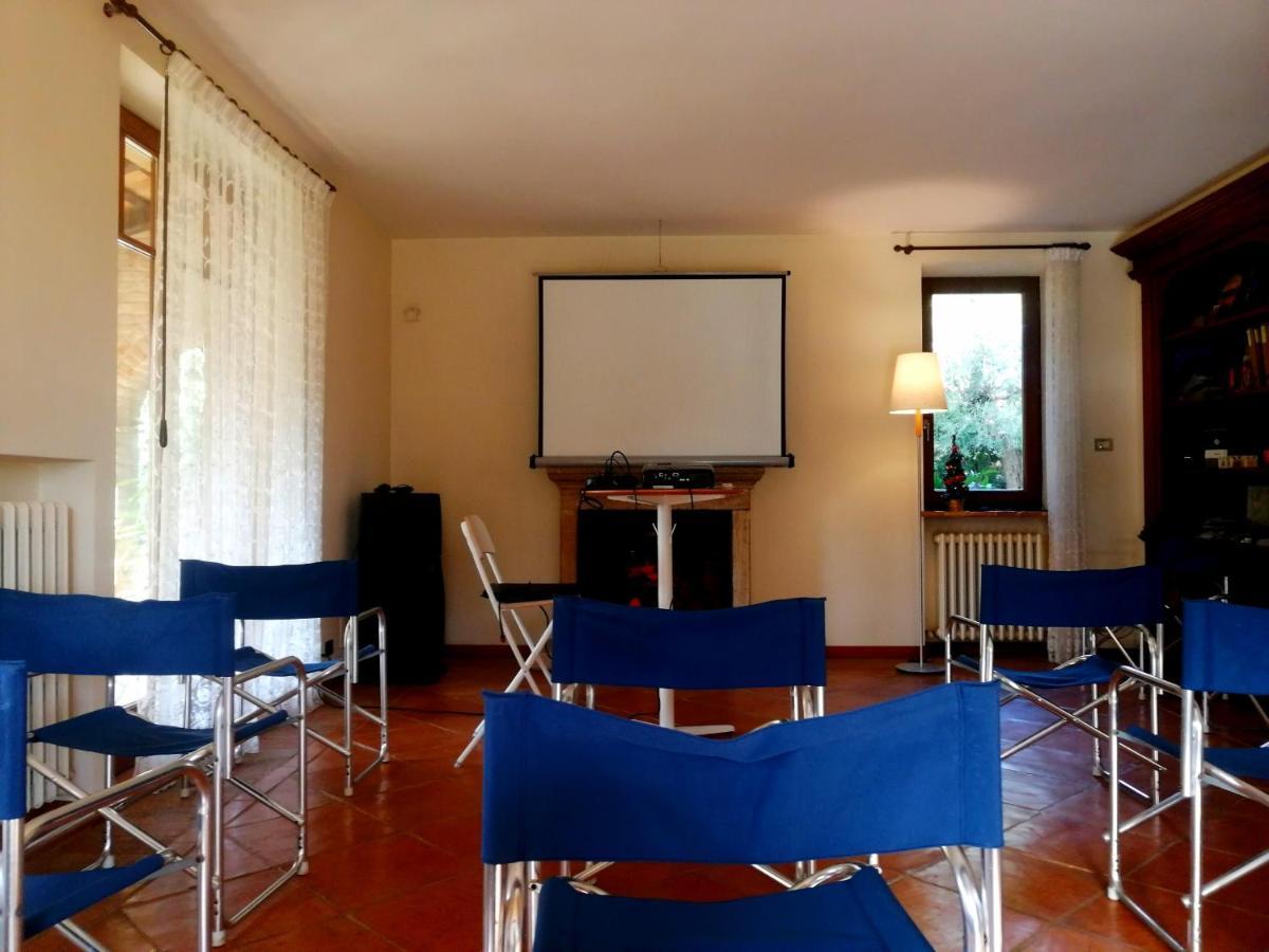 B&B La Casa Tra Gli Ulivi Civitanova Marche Kültér fotó