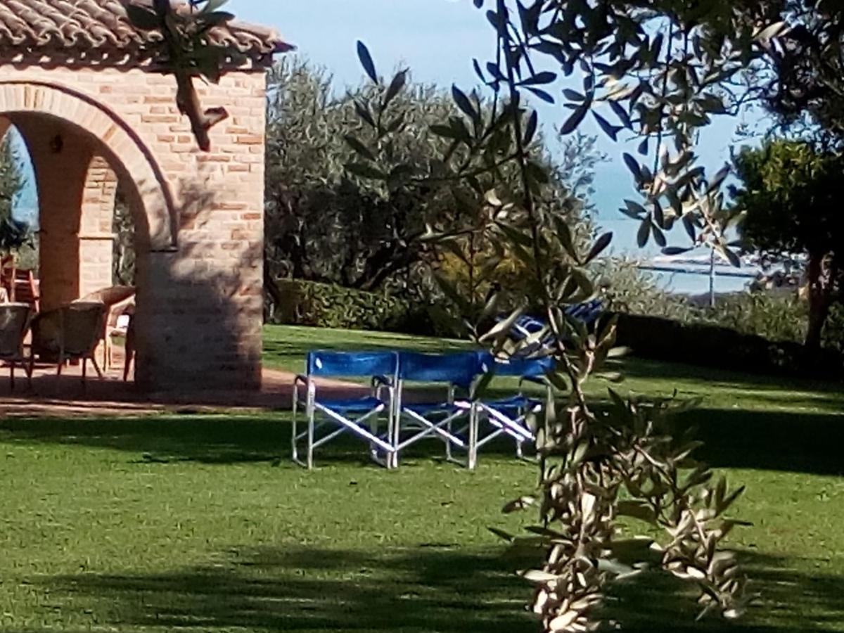 B&B La Casa Tra Gli Ulivi Civitanova Marche Kültér fotó