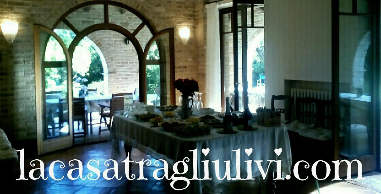 B&B La Casa Tra Gli Ulivi Civitanova Marche Kültér fotó